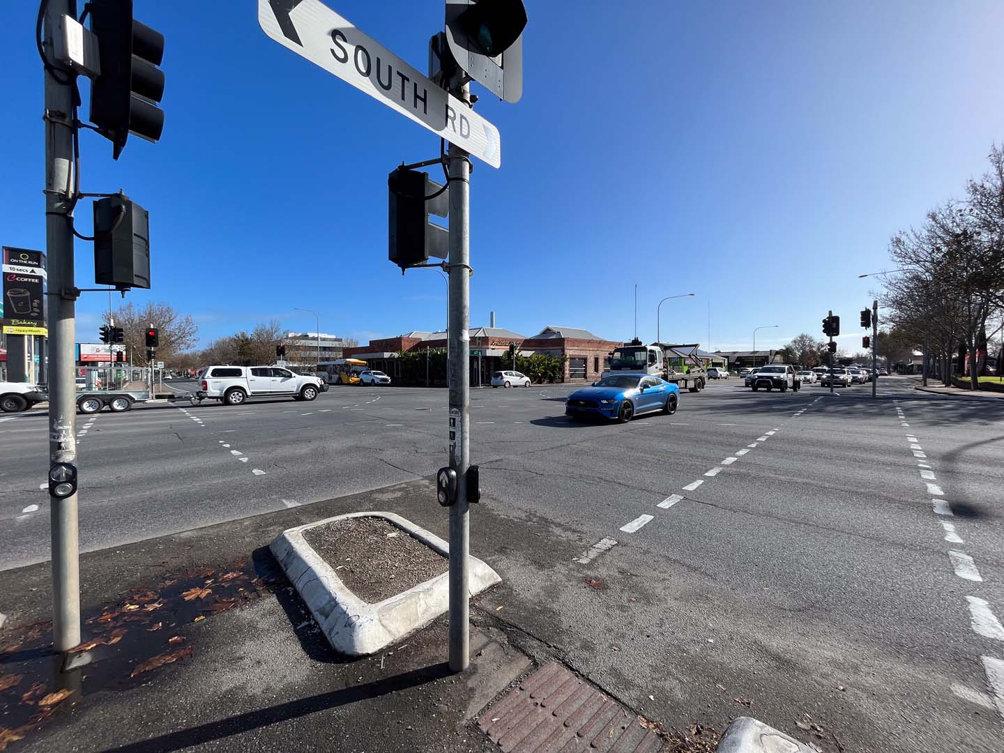 Photo of Sir Donald Bradman Drive and South Road intersection